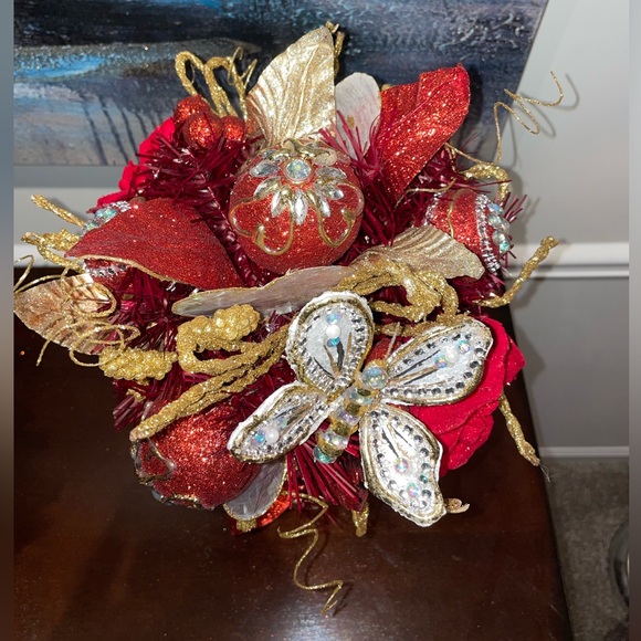 Valentine’s Day Floral Topiary Tree - Picture 4 of 8